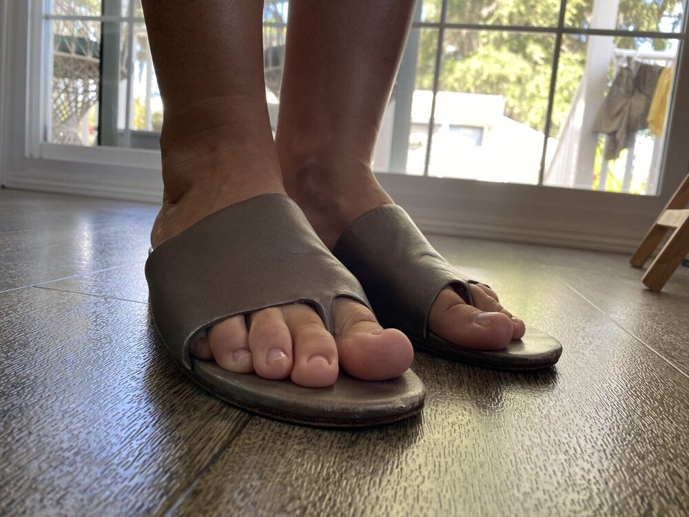 EILEEN FISHER Vero Cuoio Mules Sandals Low Heel Metallic Beige 8.5